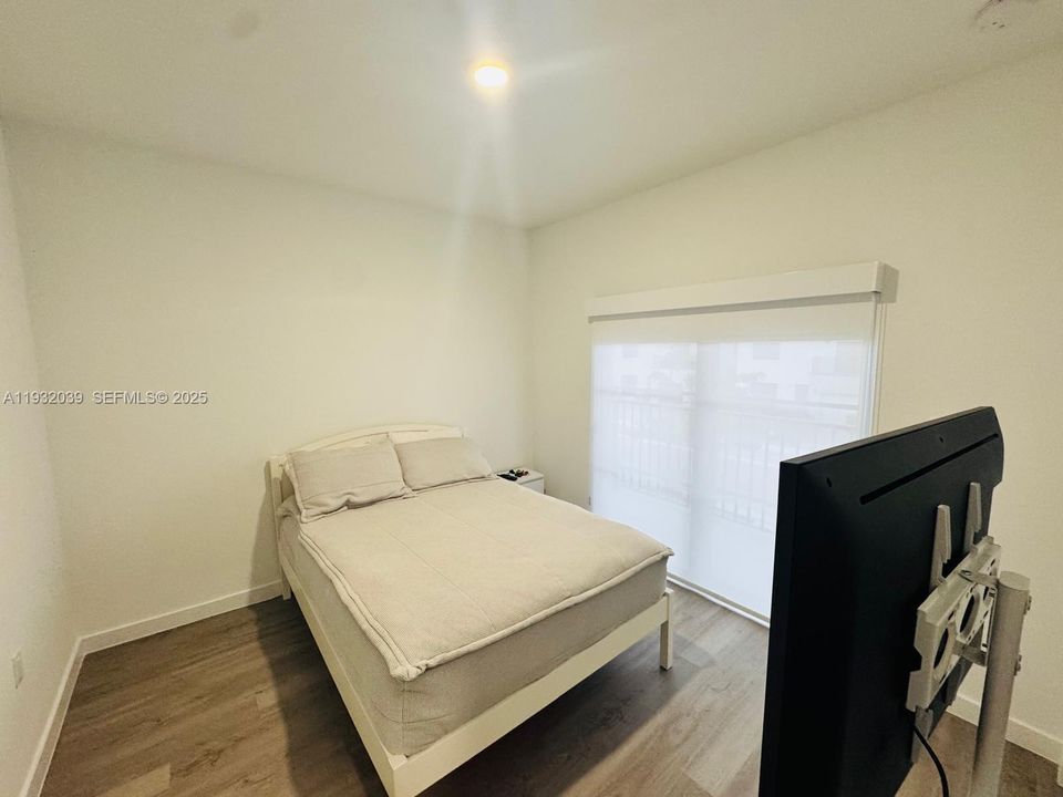 出租: $3,950 (5 贝兹, 3 浴室, 1810 平方英尺)