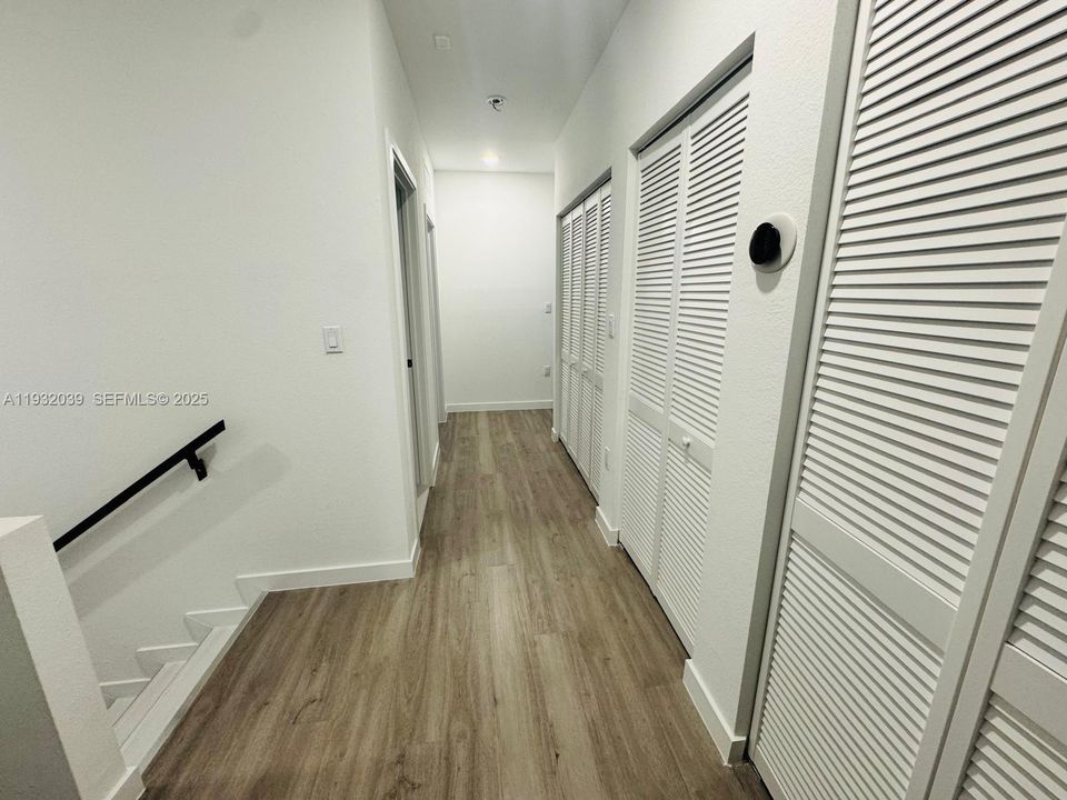 出租: $3,950 (5 贝兹, 3 浴室, 1810 平方英尺)