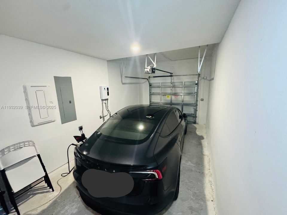 出租: $3,950 (5 贝兹, 3 浴室, 1810 平方英尺)