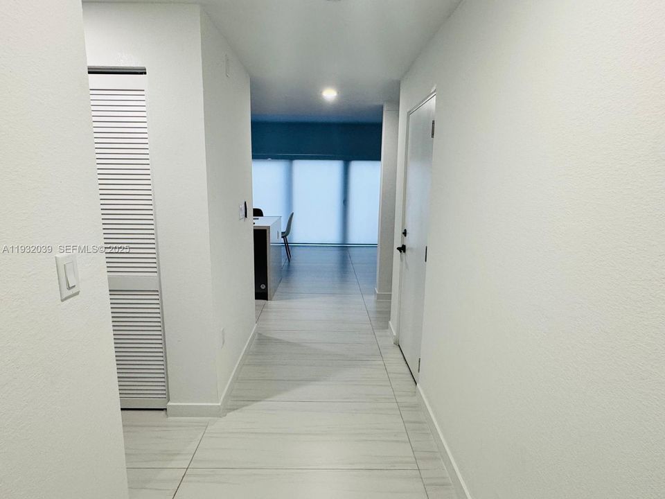 出租: $3,950 (5 贝兹, 3 浴室, 1810 平方英尺)