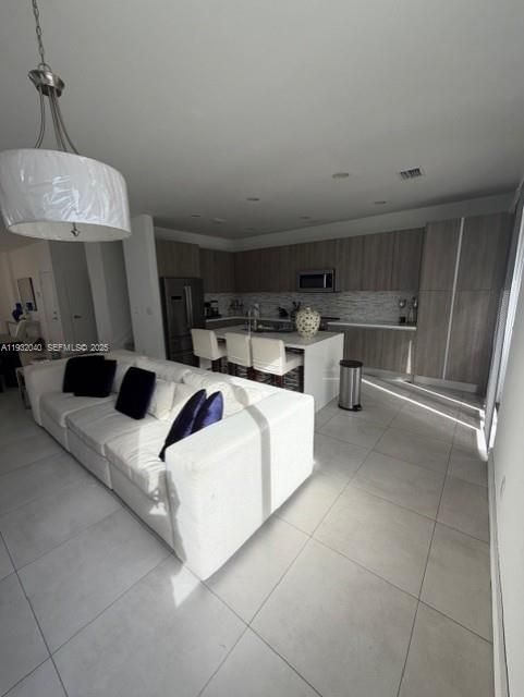 For Rent: $4,500 (3 beds, 2 baths, 1816 Square Feet)