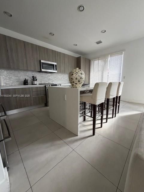 For Rent: $4,500 (3 beds, 2 baths, 1816 Square Feet)