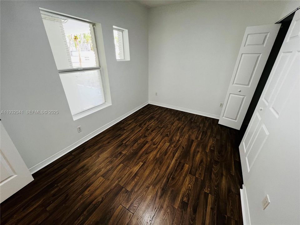 For Rent: $2,800 (2 beds, 1 baths, 1100 Square Feet)