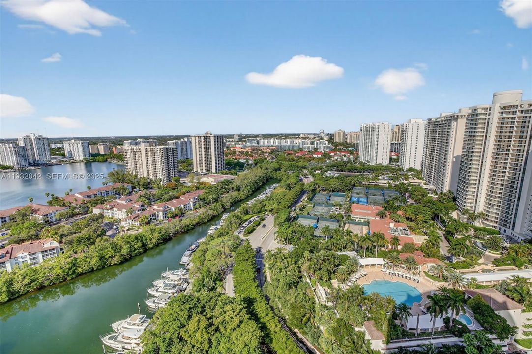 В аренду: $12,000 (3 спален, 3 ванн, 2235 Квадратных фут)