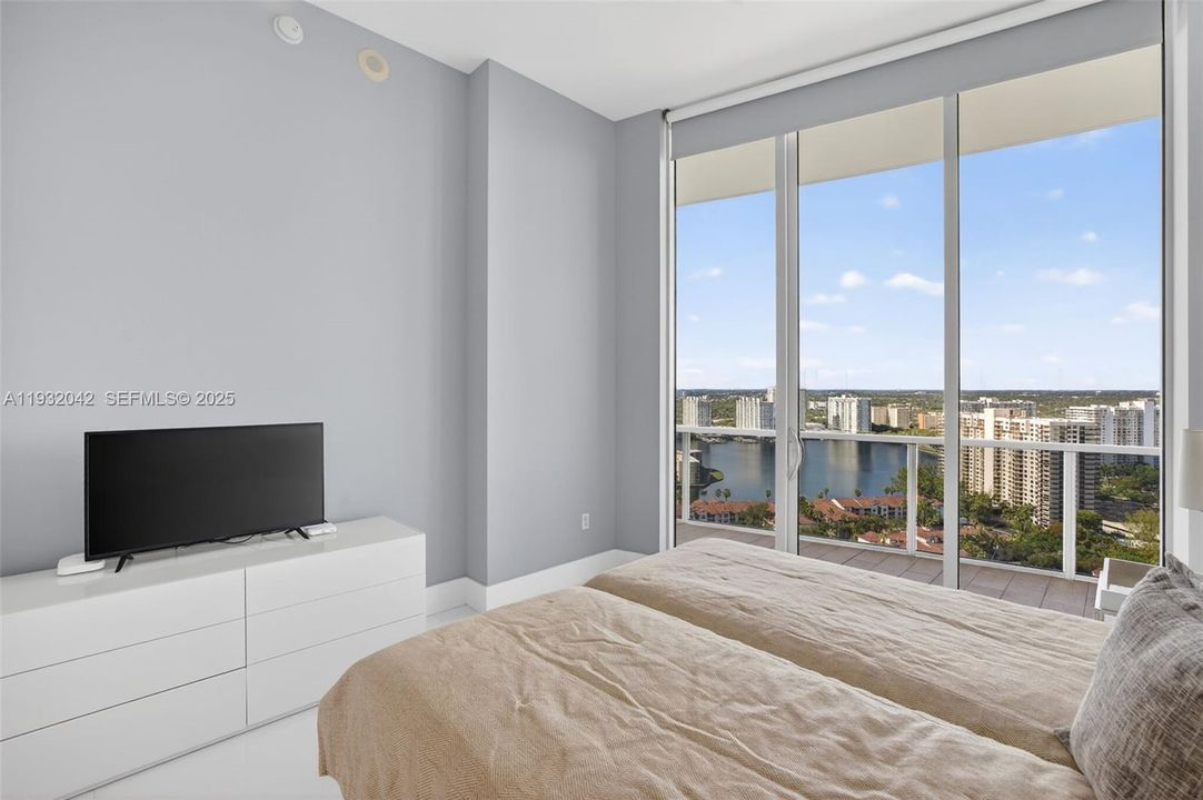 В аренду: $12,000 (3 спален, 3 ванн, 2235 Квадратных фут)