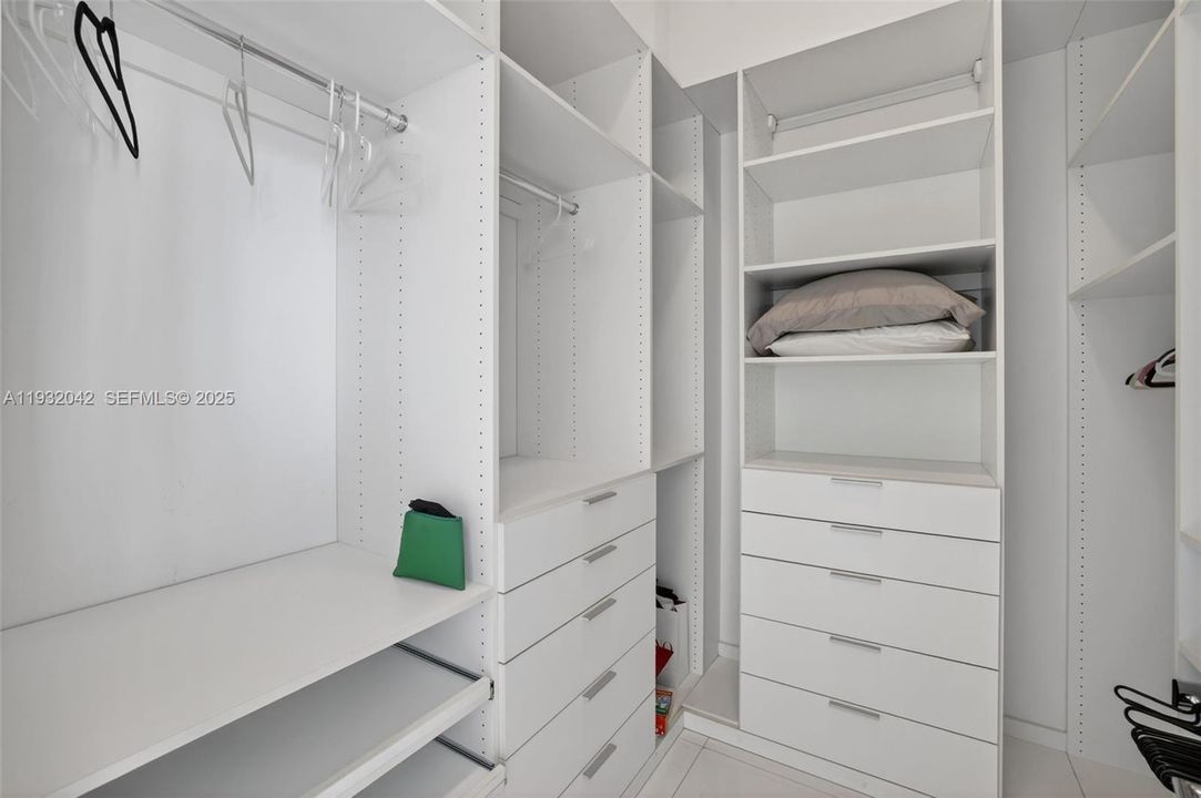 В аренду: $12,000 (3 спален, 3 ванн, 2235 Квадратных фут)