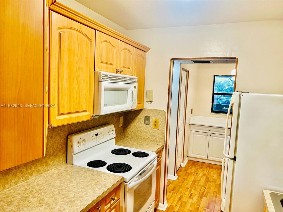 待售: $235,000 (2 贝兹, 2 浴室, 1210 平方英尺)