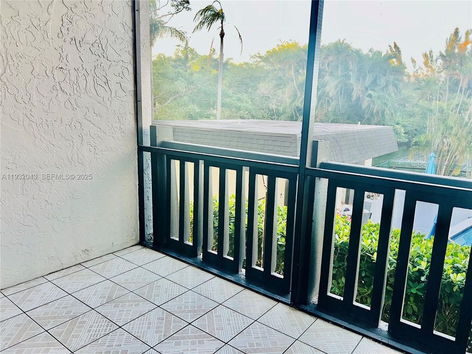 待售: $235,000 (2 贝兹, 2 浴室, 1210 平方英尺)