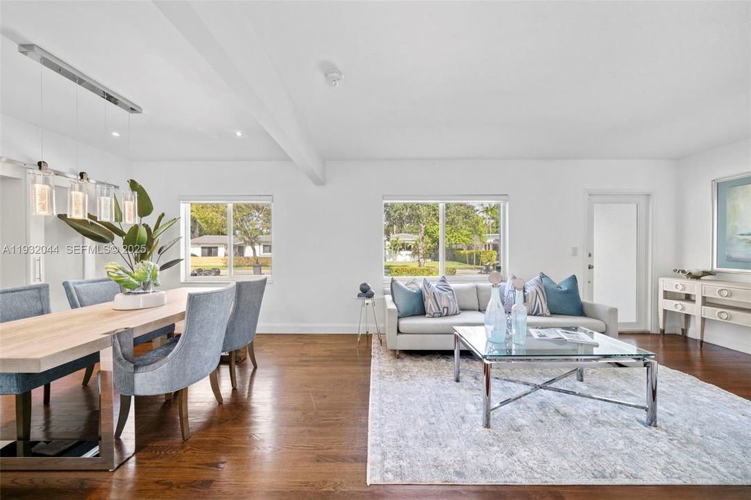 待售: $939,000 (3 贝兹, 1 浴室, 1327 平方英尺)