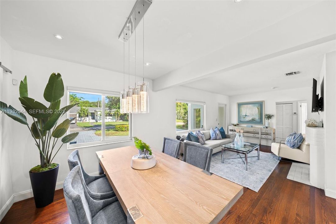 待售: $939,000 (3 贝兹, 1 浴室, 1327 平方英尺)