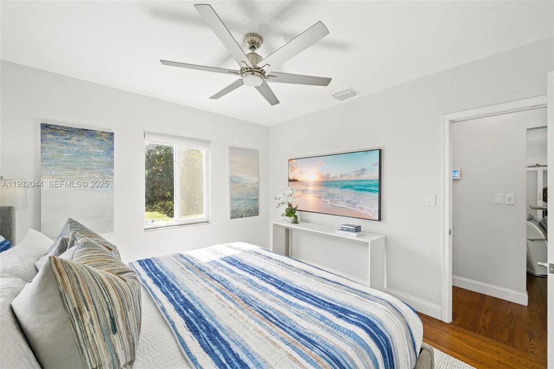 待售: $939,000 (3 贝兹, 1 浴室, 1327 平方英尺)