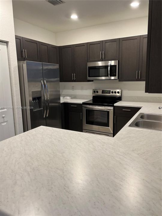 В аренду: $2,600 (3 спален, 2 ванн, 1442 Квадратных фут)