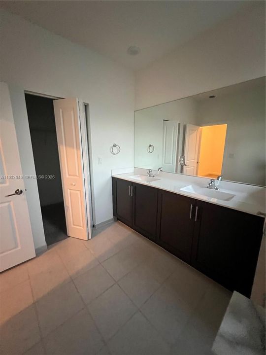 В аренду: $2,600 (3 спален, 2 ванн, 1442 Квадратных фут)