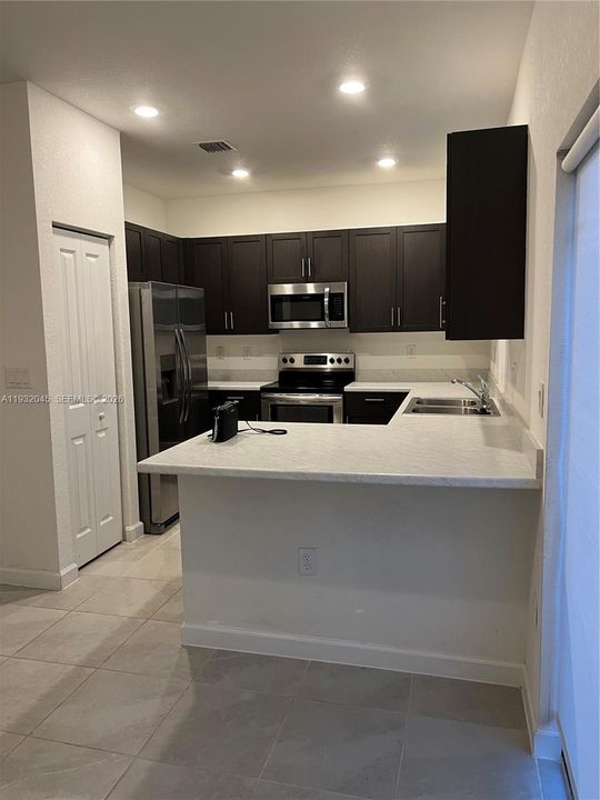 В аренду: $2,600 (3 спален, 2 ванн, 1442 Квадратных фут)