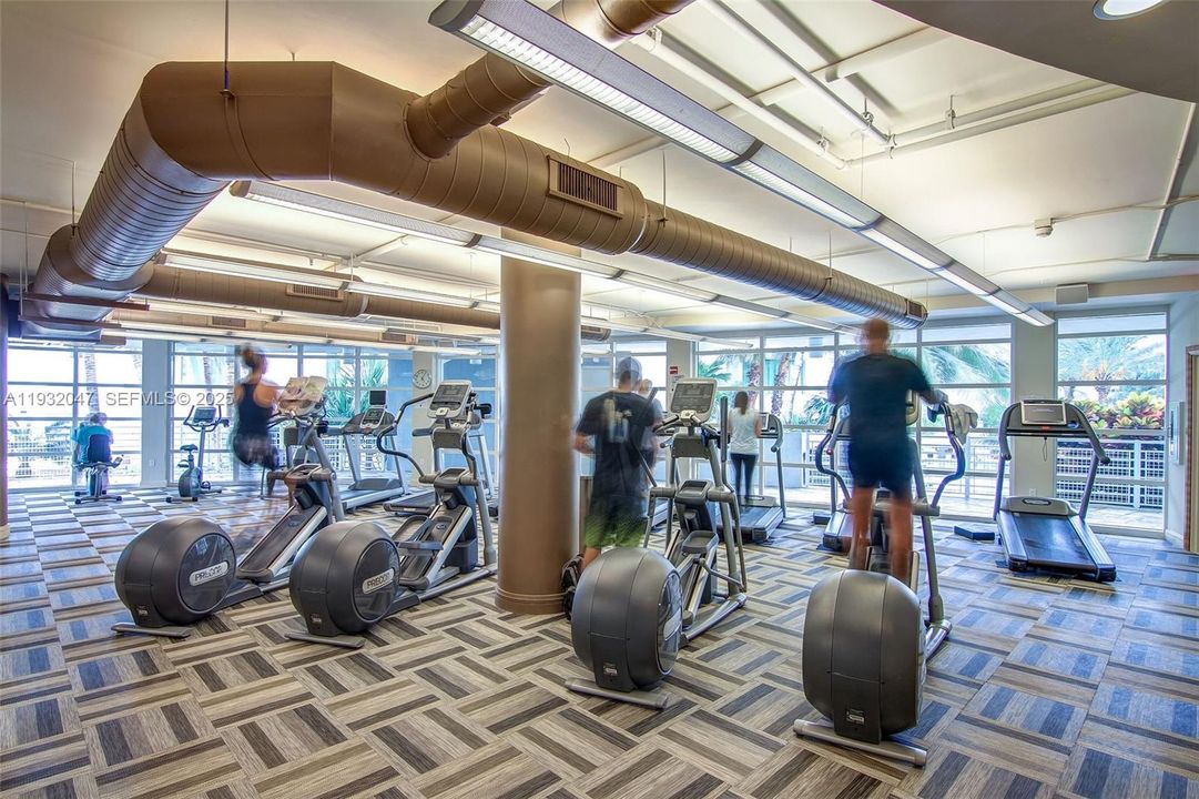 For Rent: $6,800 (3 beds, 3 baths, 1795 Square Feet)