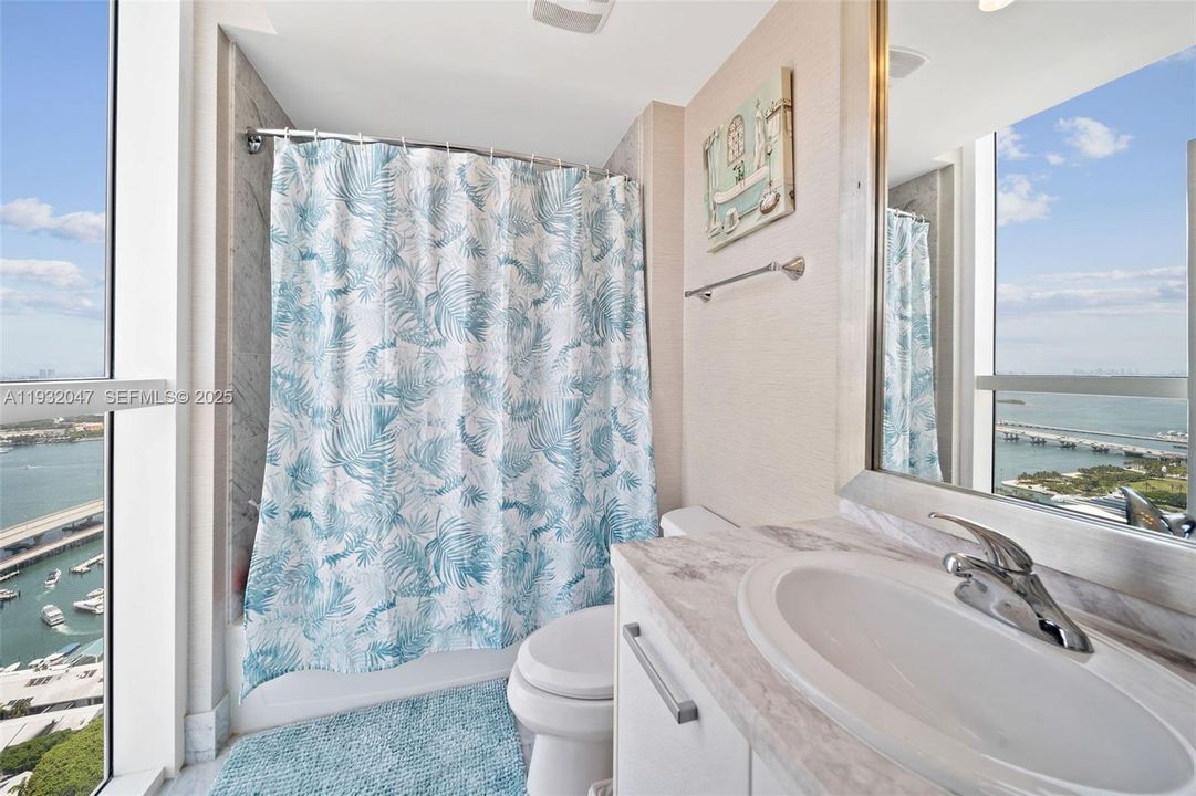 For Rent: $6,800 (3 beds, 3 baths, 1795 Square Feet)