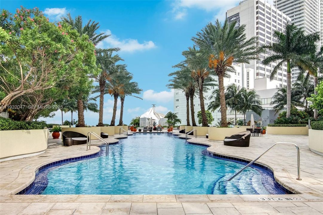 For Rent: $6,800 (3 beds, 3 baths, 1795 Square Feet)