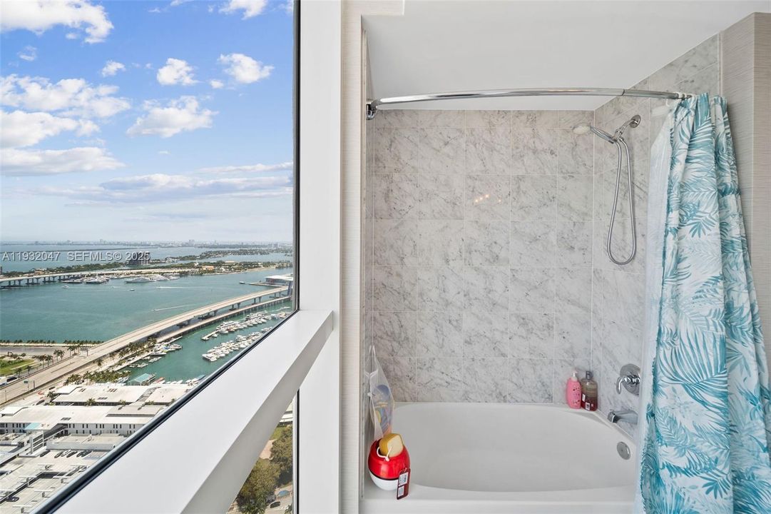 For Rent: $6,800 (3 beds, 3 baths, 1795 Square Feet)