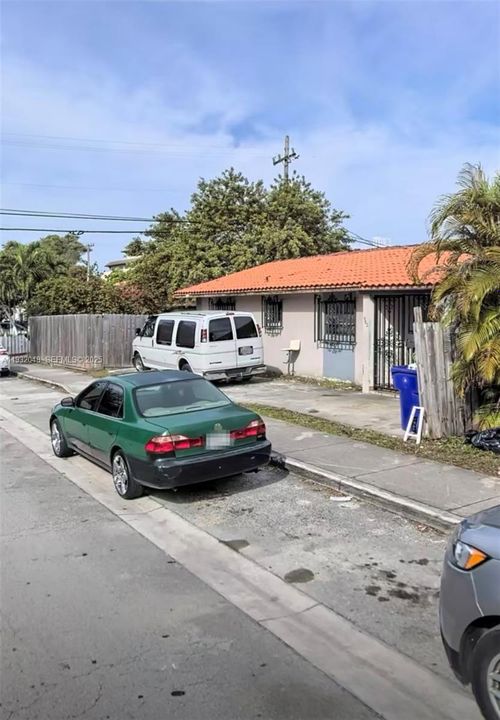 На продажу: $855,000 (5 спален, 4 ванн, 2068 Квадратных фут)