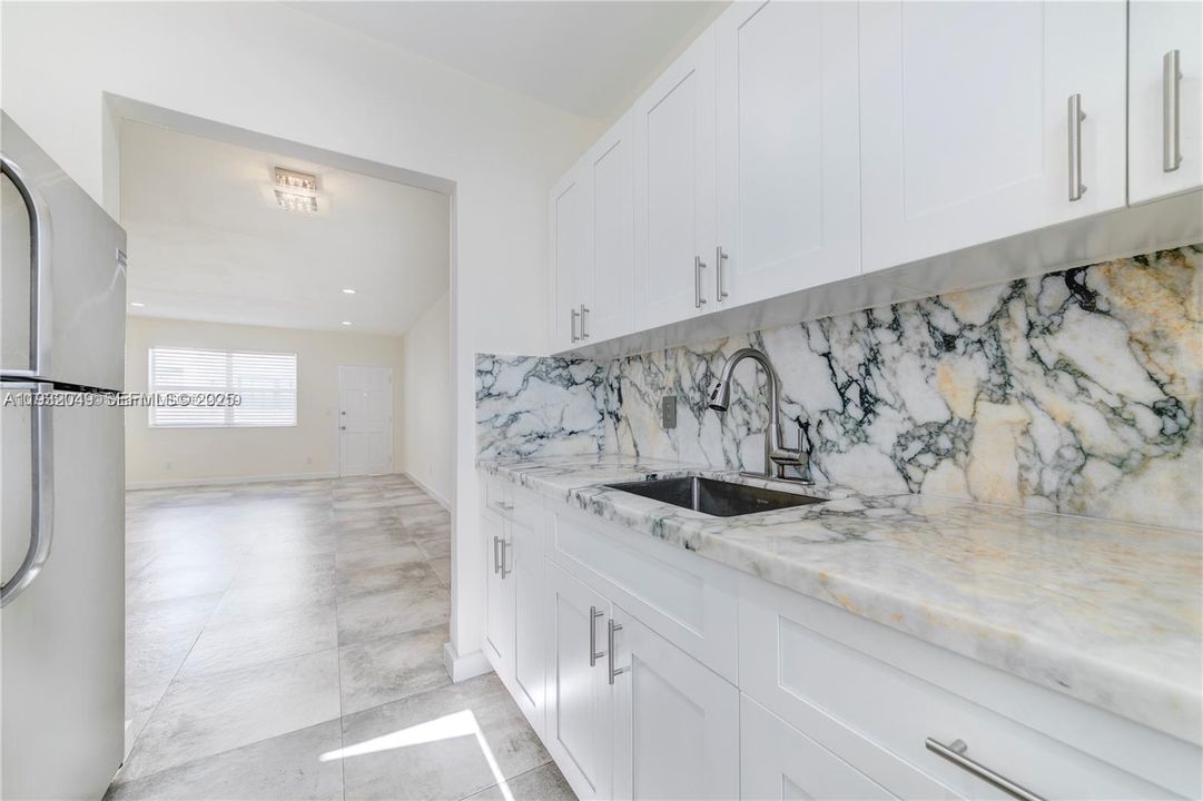 For Rent: $2,500 (2 beds, 2 baths, 900 Square Feet)