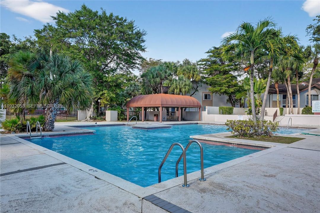 На продажу: $235,000 (1 спален, 1 ванн, 862 Квадратных фут)