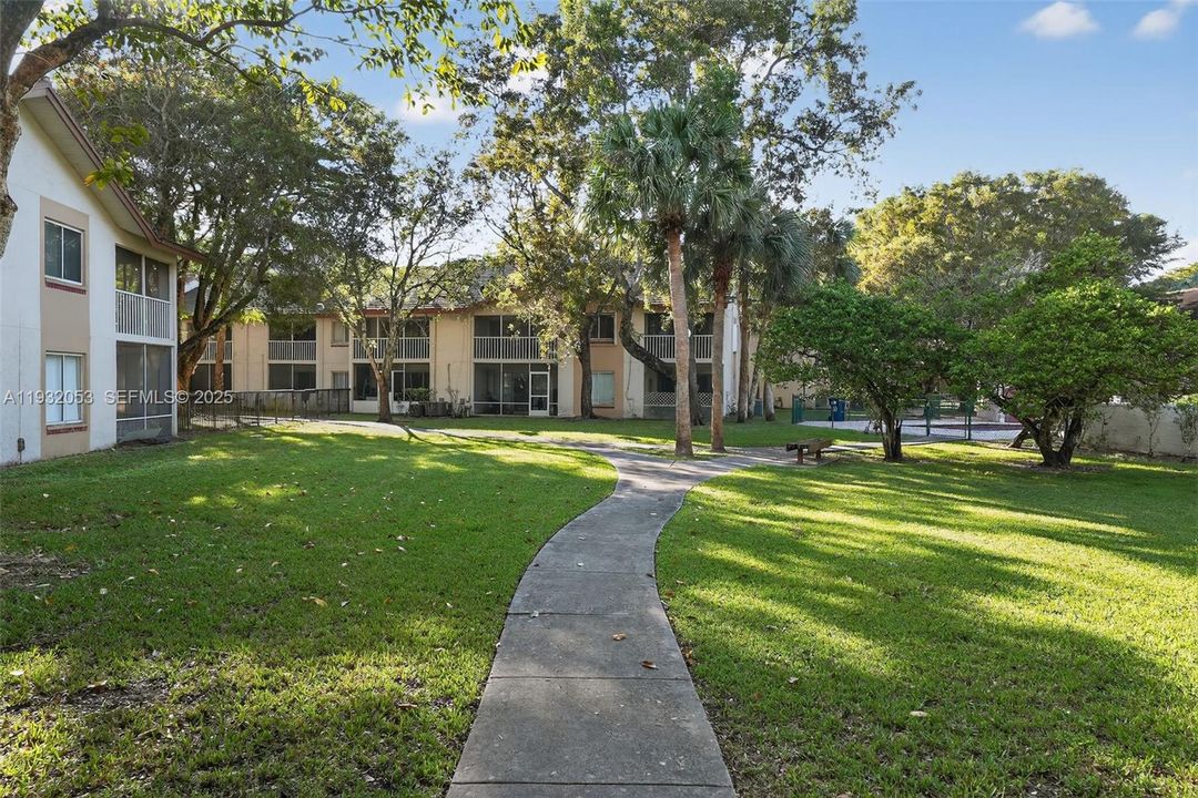 На продажу: $235,000 (1 спален, 1 ванн, 862 Квадратных фут)