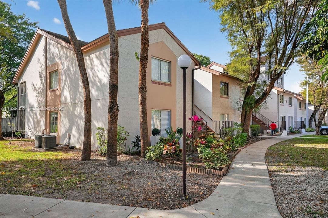 На продажу: $235,000 (1 спален, 1 ванн, 862 Квадратных фут)