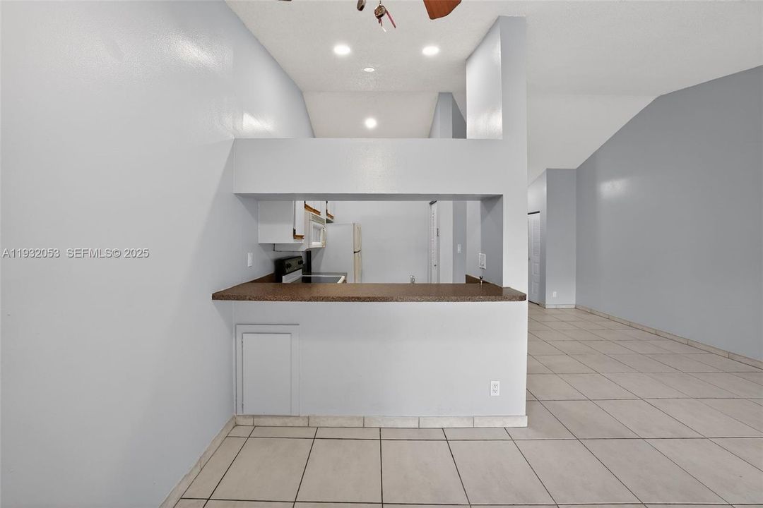 На продажу: $235,000 (1 спален, 1 ванн, 862 Квадратных фут)