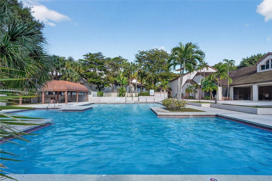 На продажу: $235,000 (1 спален, 1 ванн, 862 Квадратных фут)