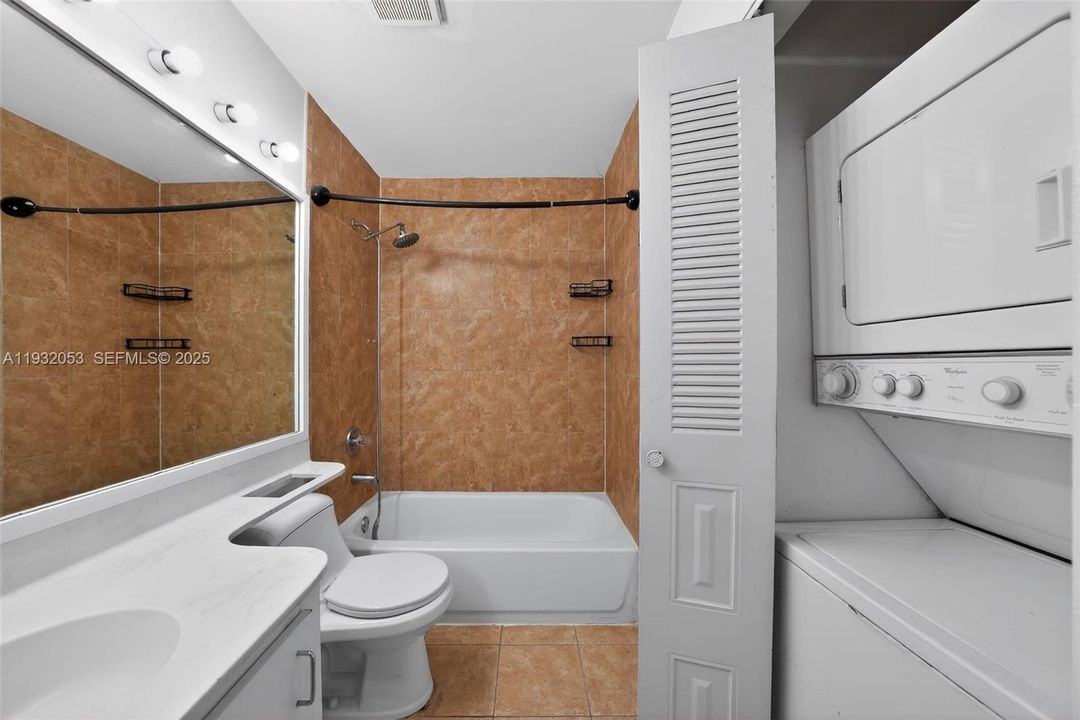 На продажу: $235,000 (1 спален, 1 ванн, 862 Квадратных фут)