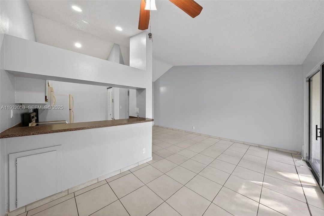 На продажу: $235,000 (1 спален, 1 ванн, 862 Квадратных фут)