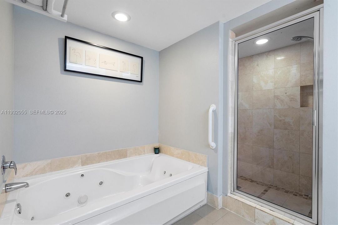 For Sale: $645,000 (2 beds, 2 baths, 1330 Square Feet)