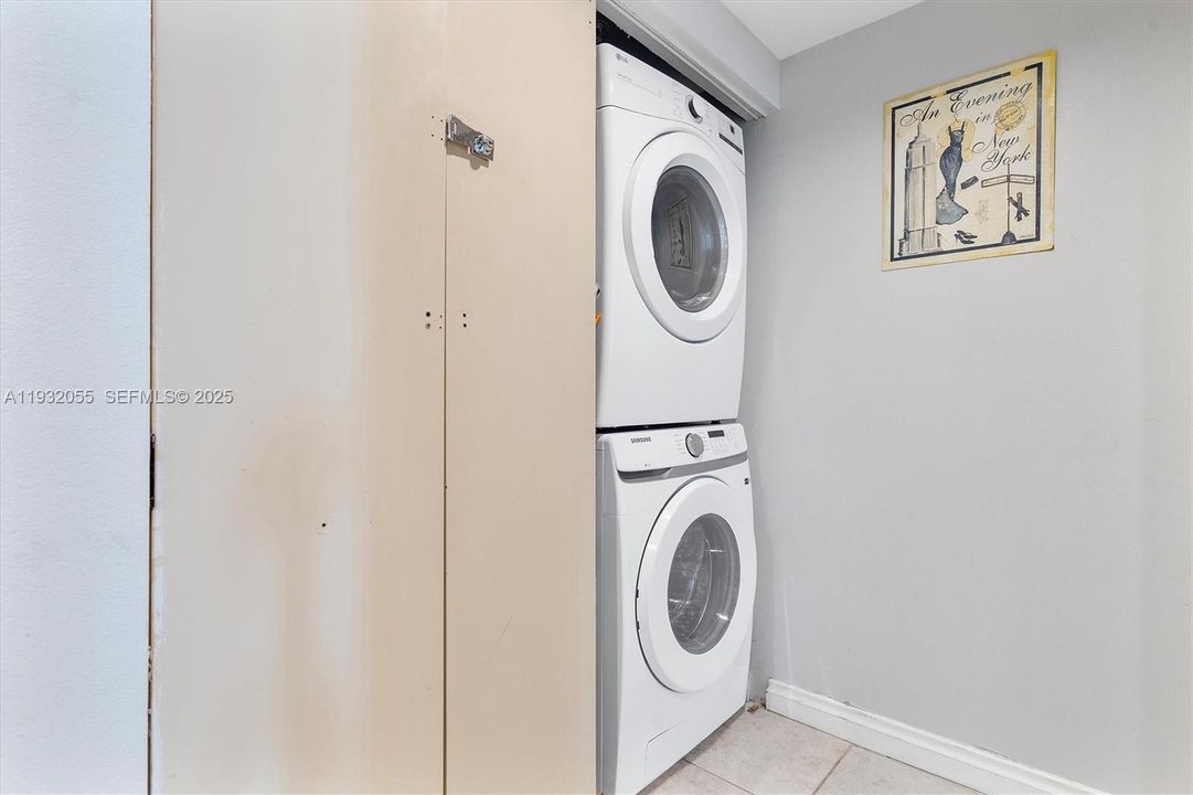 For Sale: $645,000 (2 beds, 2 baths, 1330 Square Feet)