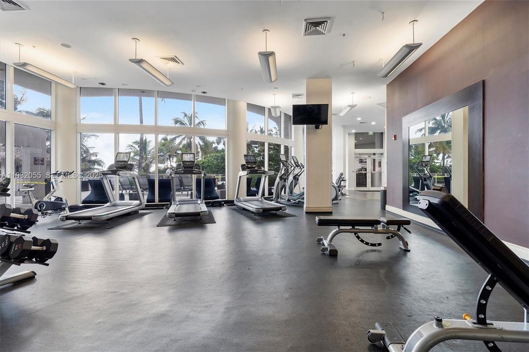 For Sale: $645,000 (2 beds, 2 baths, 1330 Square Feet)