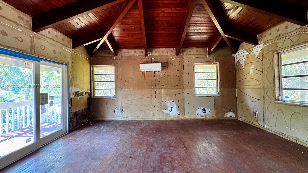 For Sale: $1,550,000 (5 beds, 4 baths, 3933 Square Feet)