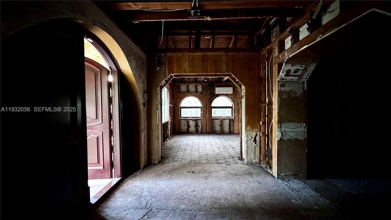 For Sale: $1,550,000 (5 beds, 4 baths, 3933 Square Feet)