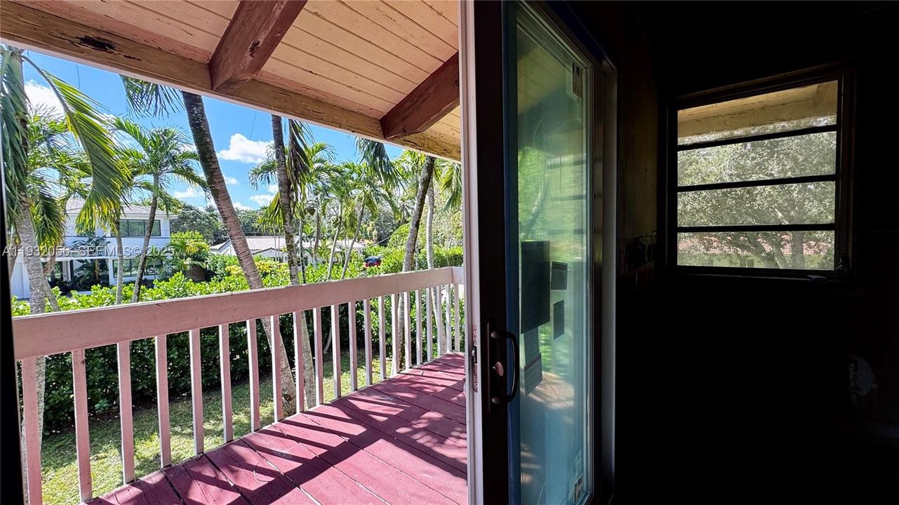 For Sale: $1,550,000 (5 beds, 4 baths, 3933 Square Feet)