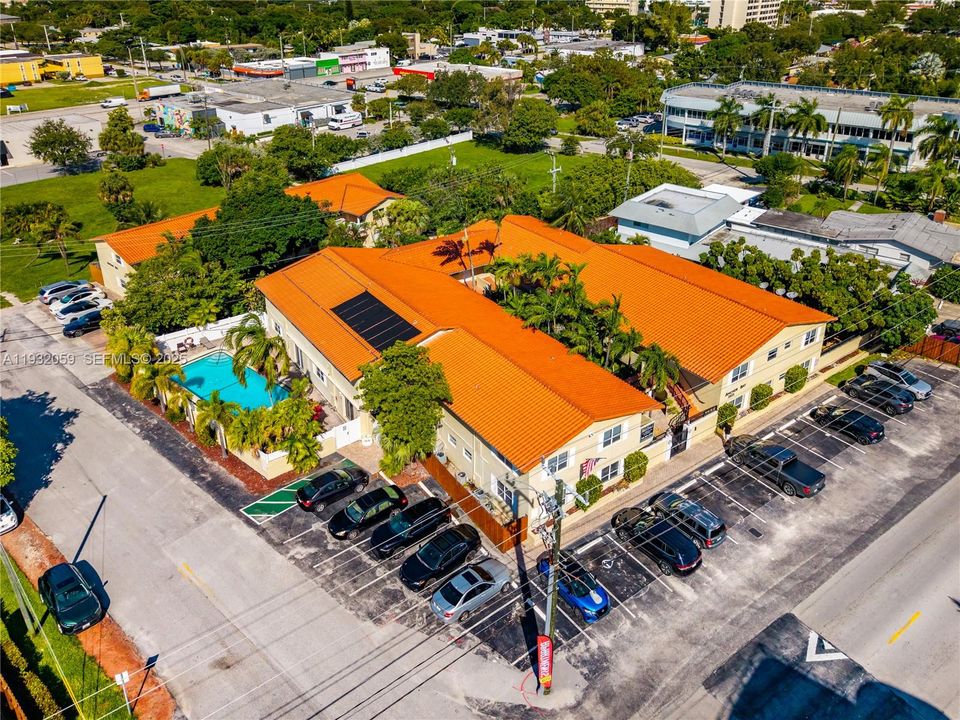 出租: $2,550 (3 贝兹, 2 浴室, 20552 平方英尺)