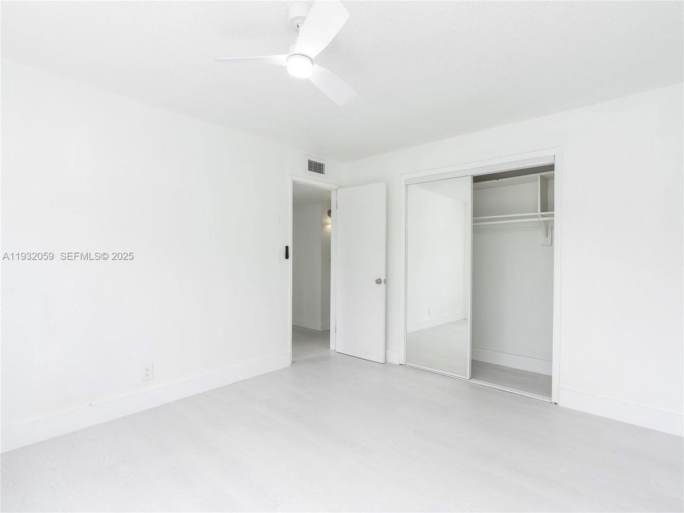 出租: $2,550 (3 贝兹, 2 浴室, 20552 平方英尺)