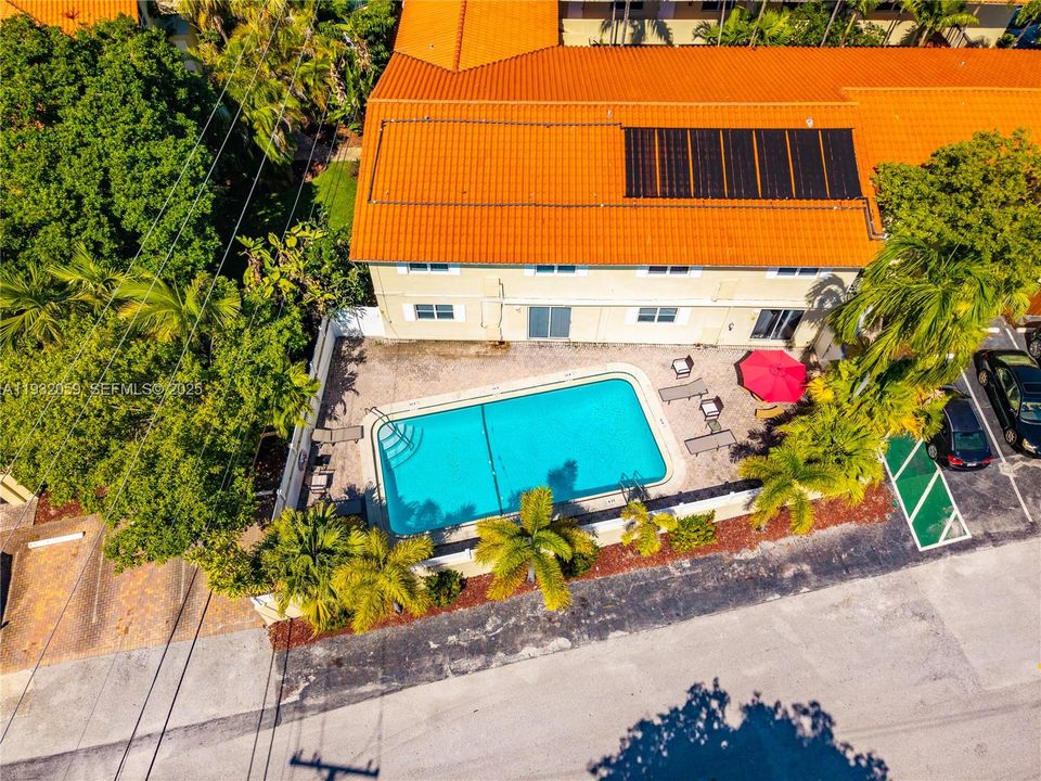 出租: $2,550 (3 贝兹, 2 浴室, 20552 平方英尺)