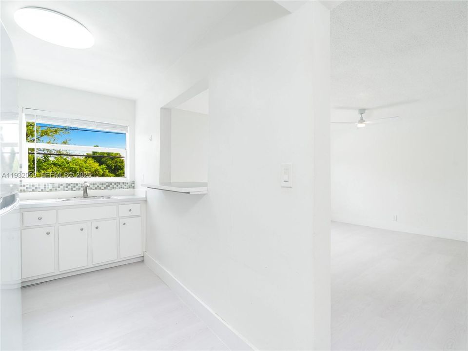 出租: $2,550 (3 贝兹, 2 浴室, 20552 平方英尺)