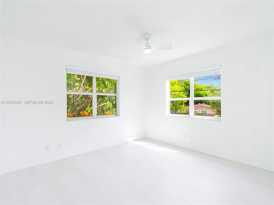 出租: $2,550 (3 贝兹, 2 浴室, 20552 平方英尺)