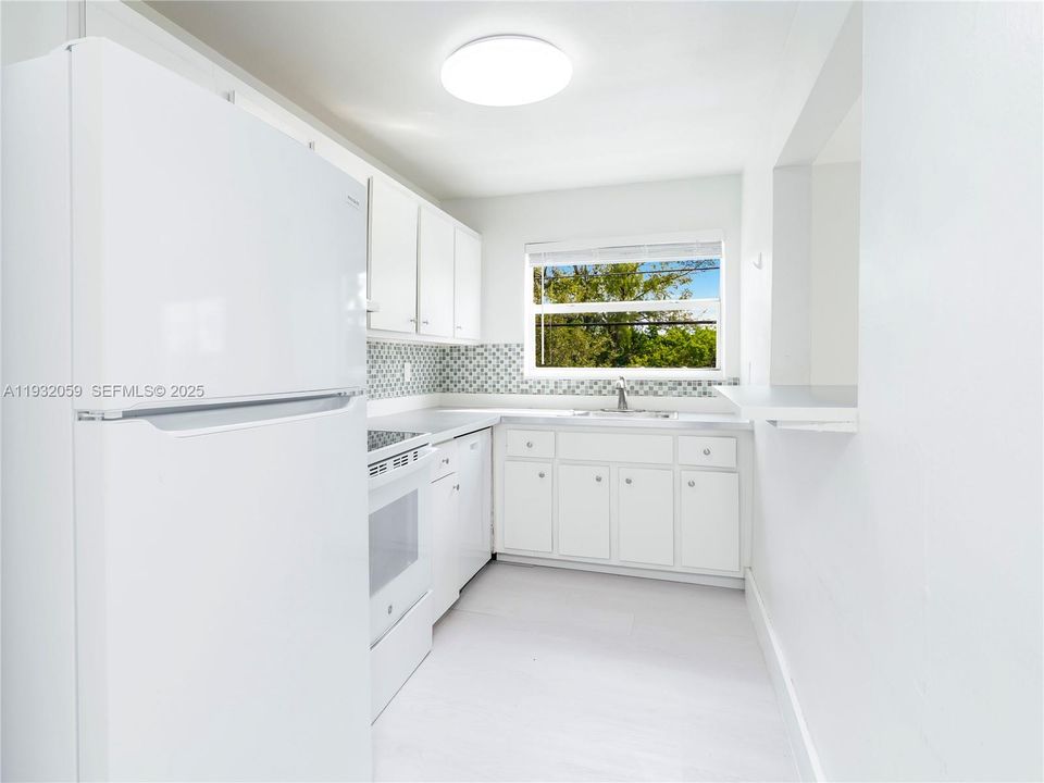 出租: $2,550 (3 贝兹, 2 浴室, 20552 平方英尺)