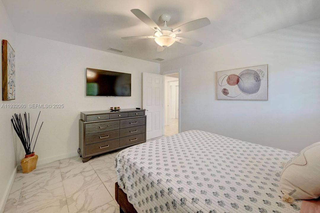 For Sale: $1,099,999 (4 beds, 2 baths, 2127 Square Feet)