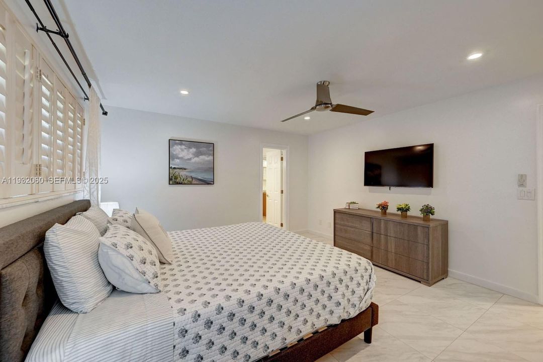 For Sale: $1,099,999 (4 beds, 2 baths, 2127 Square Feet)