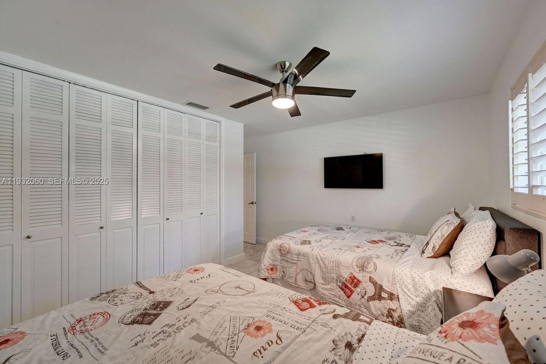 For Sale: $1,099,999 (4 beds, 2 baths, 2127 Square Feet)