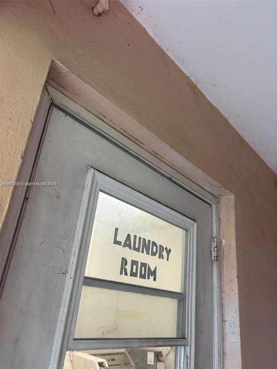 待售: $190,000 (2 贝兹, 2 浴室, 882 平方英尺)