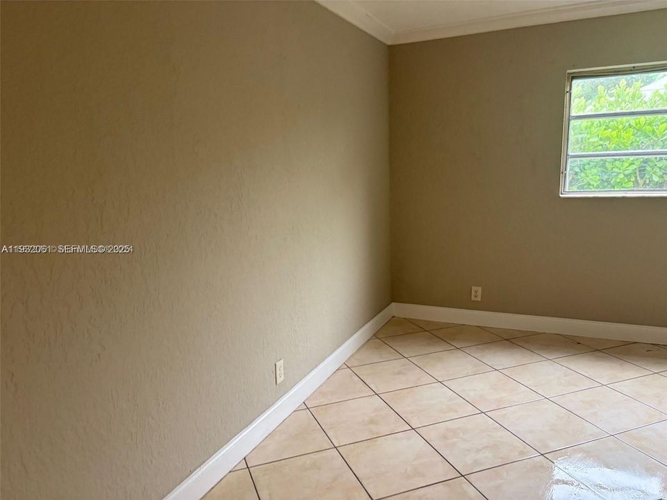 待售: $190,000 (2 贝兹, 2 浴室, 882 平方英尺)