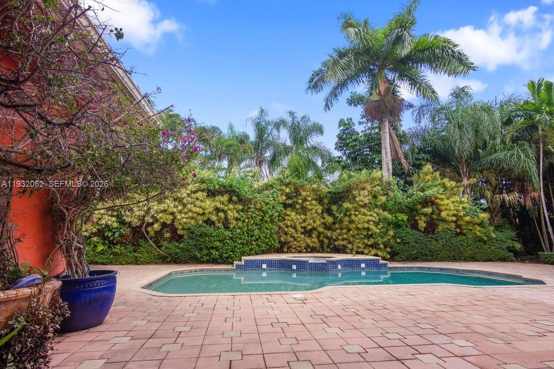 For Sale: $4,100,000 (6 beds, 5 baths, 4841 Square Feet)