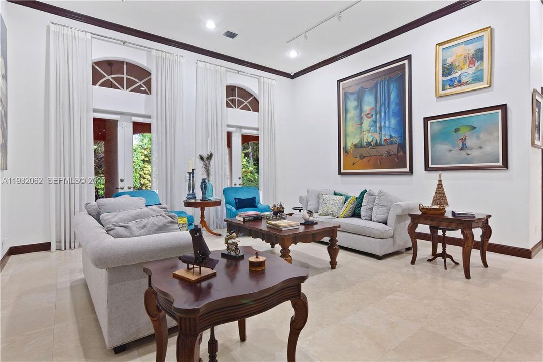 En Venta: $4,100,000 (6 camas, 5 baños, 4841 Pies cuadrados)